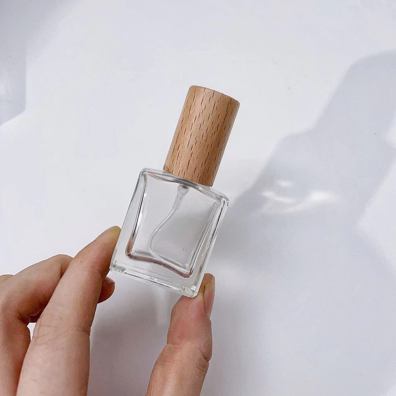 زجاجة بخاخ عطر من الزجاج السمي - مراجعة Perfume Fragrance Gallon وسعره